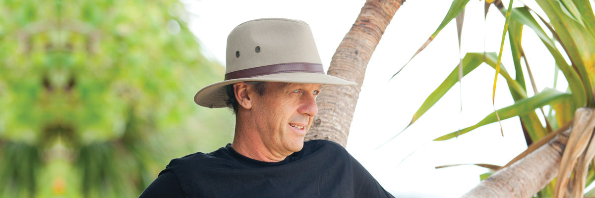 Large brim hat, crushable and waeterproof. With UPF 50 sun protection